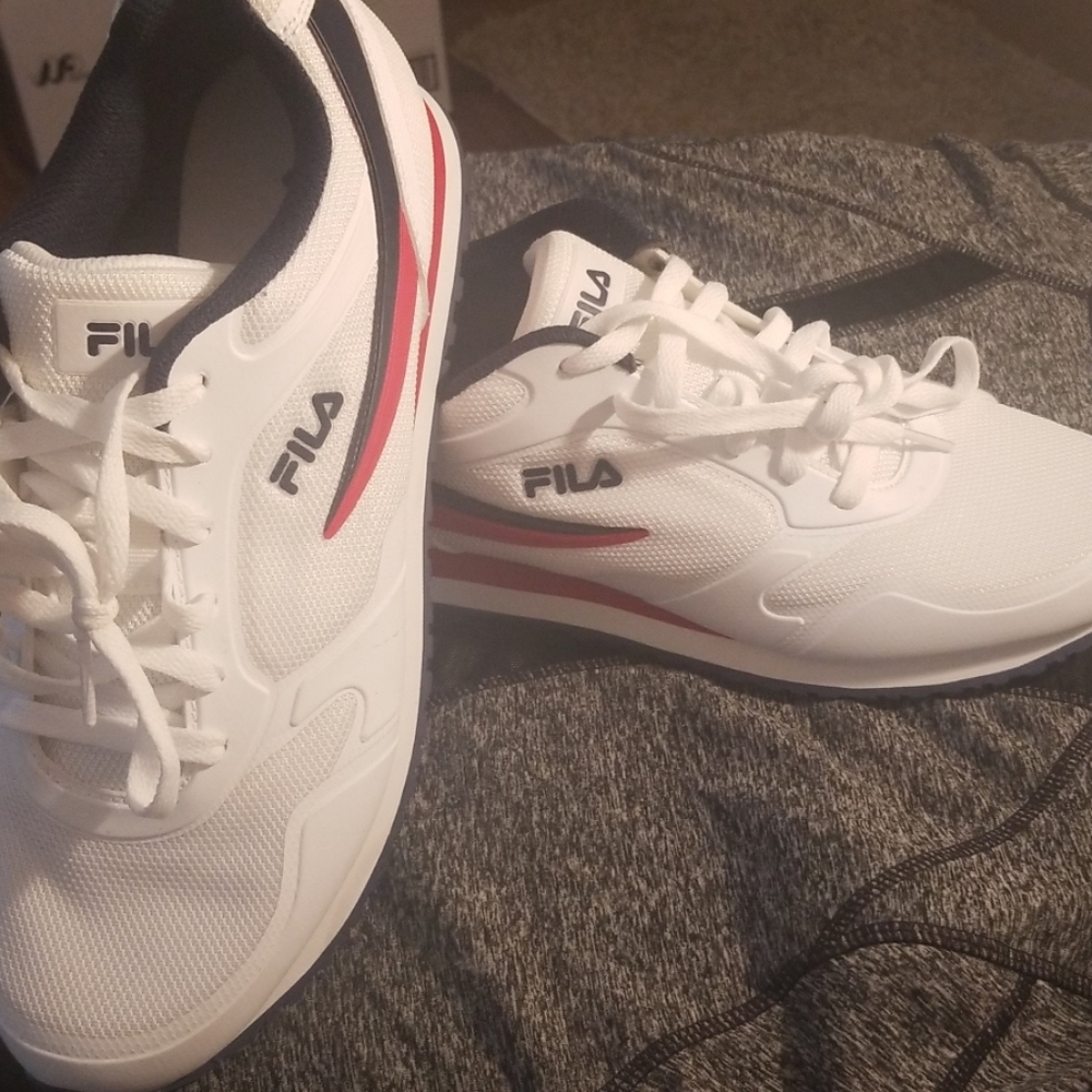 Men tennis shoe